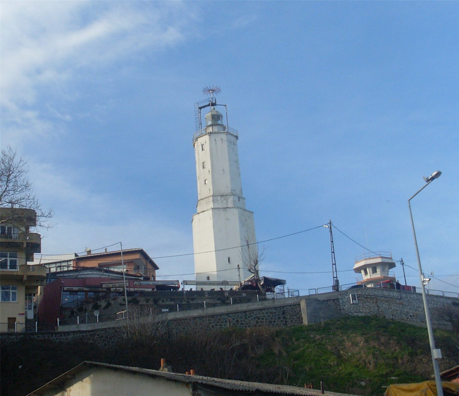 İstanbul Yazı'nda Boğazın Sessiz Şahitleri: Rumeli ve Anadolu Fenerleri